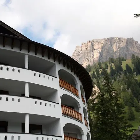 Riposo Aparthotel 3*